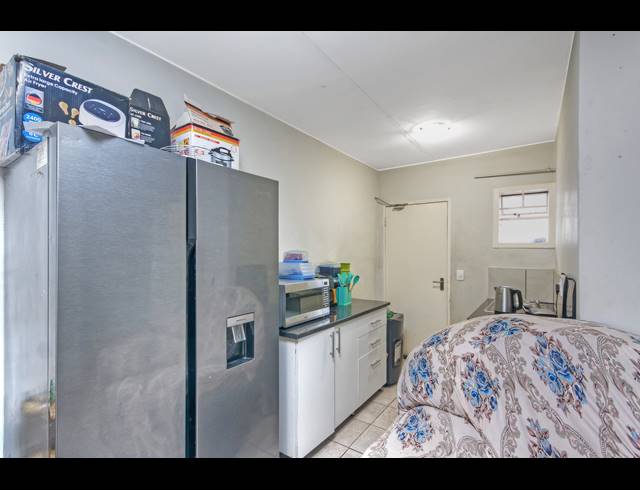2 BEDROOM APARTMENT FOR SALE IN SOUTH HILLS